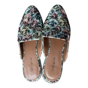 Indigo Rd Hayze Floral Printed Carpet Tapestry Almond Toe Open Back Mules Size 8
